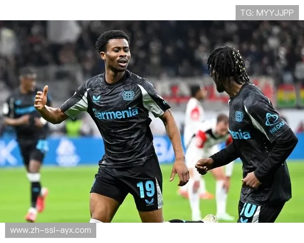 法兰克福临时主帅施密特：已为勒沃库森之战做好准备